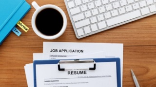 Đừng khiến CV của bạn trông như đang ... giãn cách xã hội